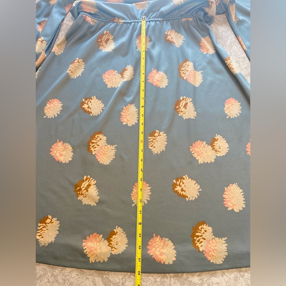 Vintage powder blue pine cone print dress in excellent condition. - Picture 7 of 11